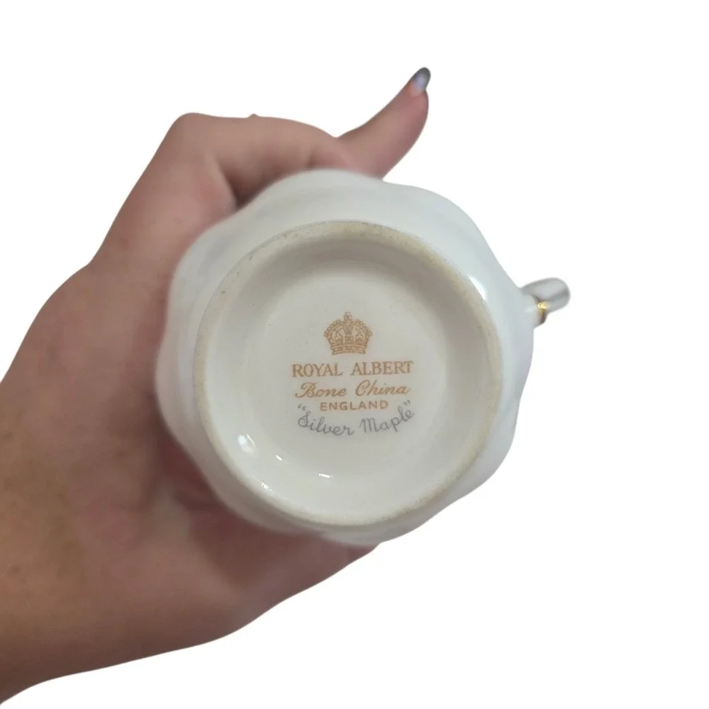 Royal Albert beautiful vintage